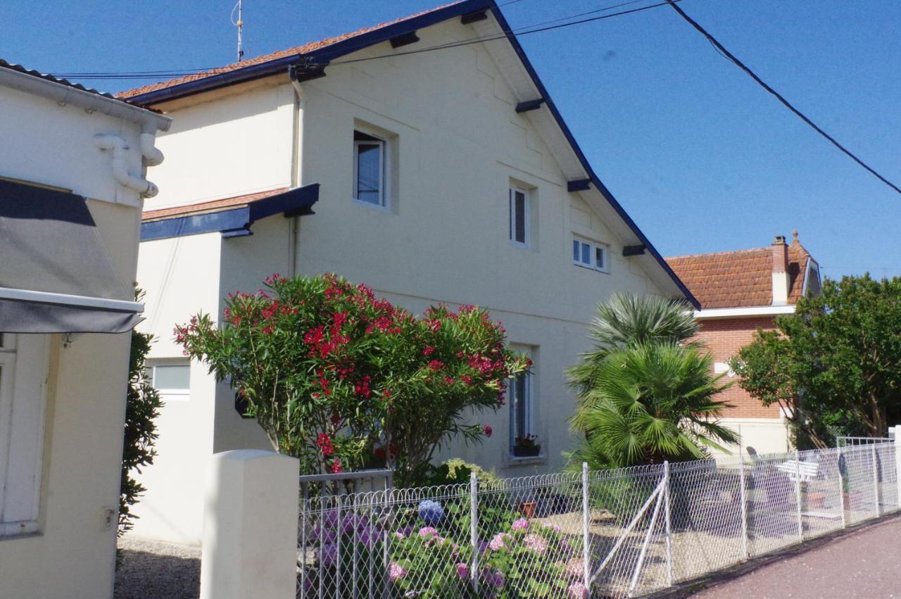 Hotel L'Arbousier Soulac-sur-Mer Exterior photo